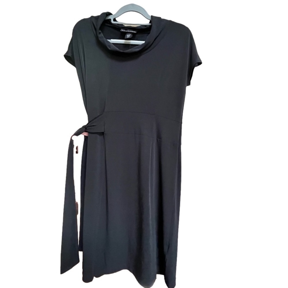 ♥️ATTENTION side tie black dress